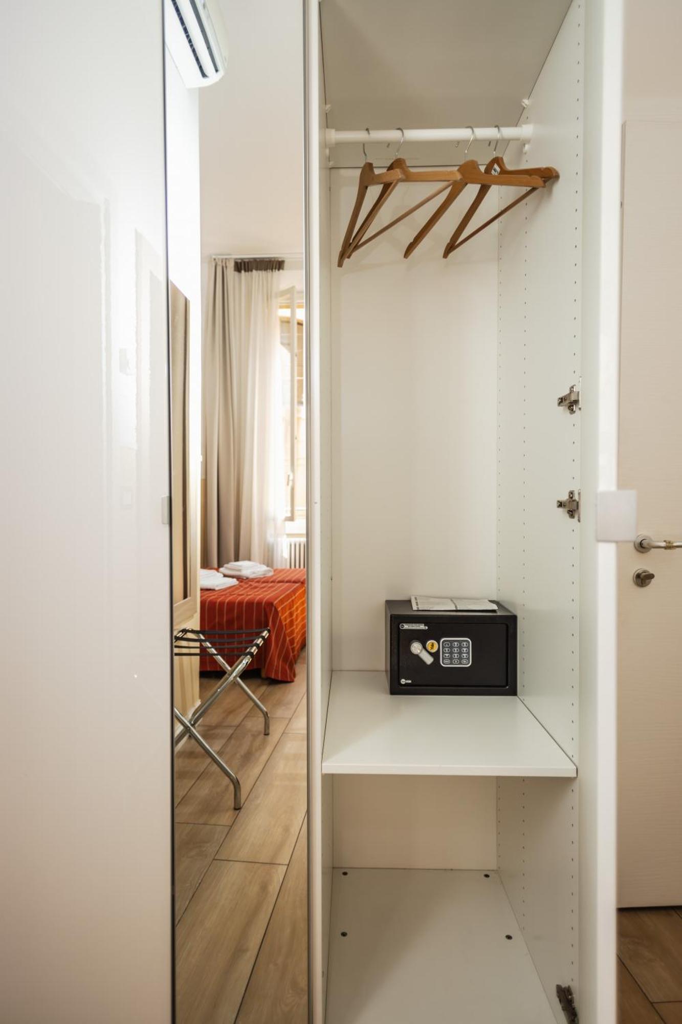 Il Tiro Rooms โบโลญญา ภายนอก รูปภาพ